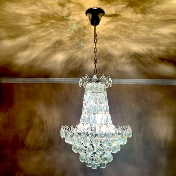 Luxurious Chandelier Medium Sized